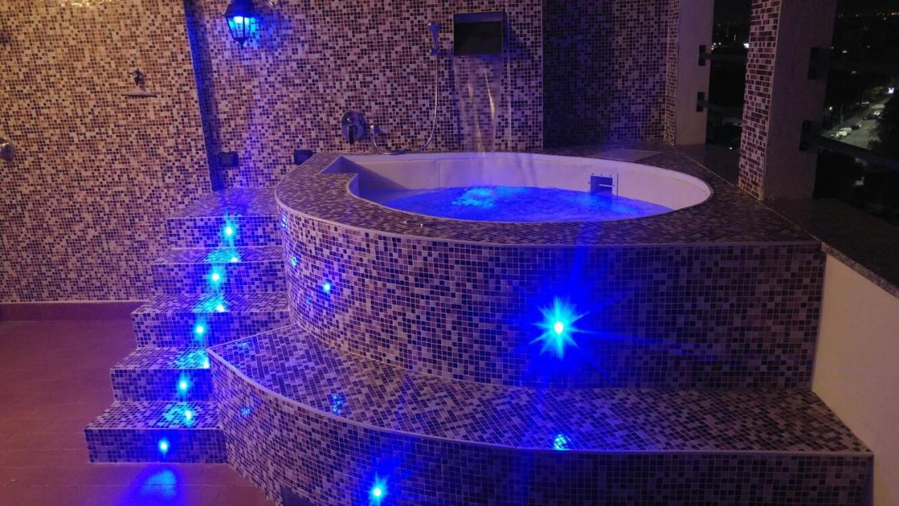 - Doppia Con Bagno Privato In Stupendo Attico Con Vista Mozzafiato Milano