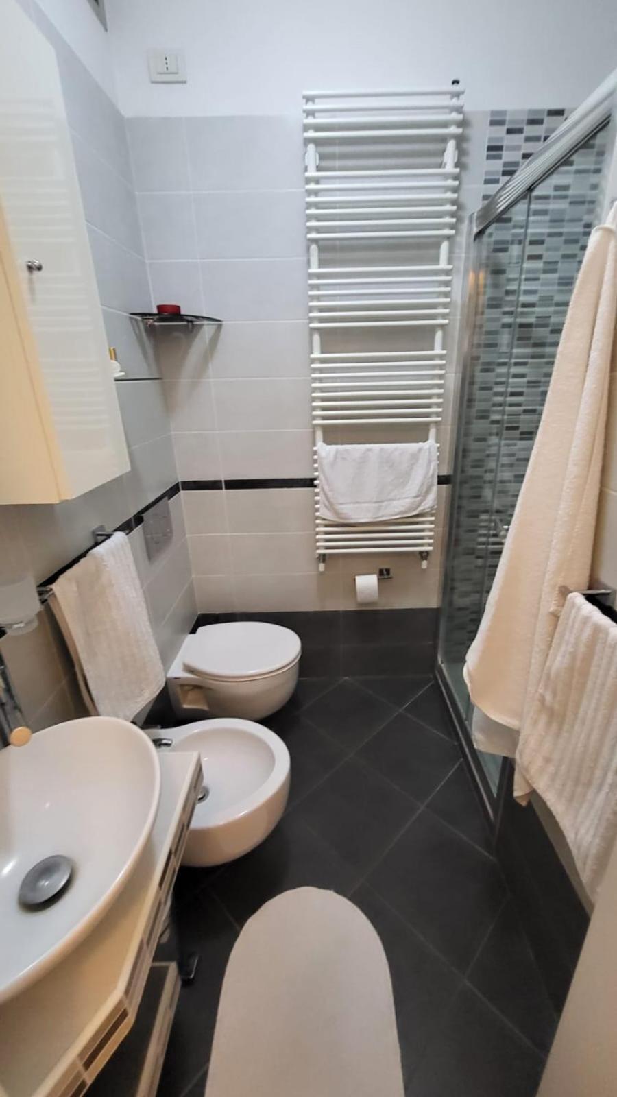 - Doppia Con Bagno Privato In Stupendo Attico Con Vista Mozzafiato Frühstückspension